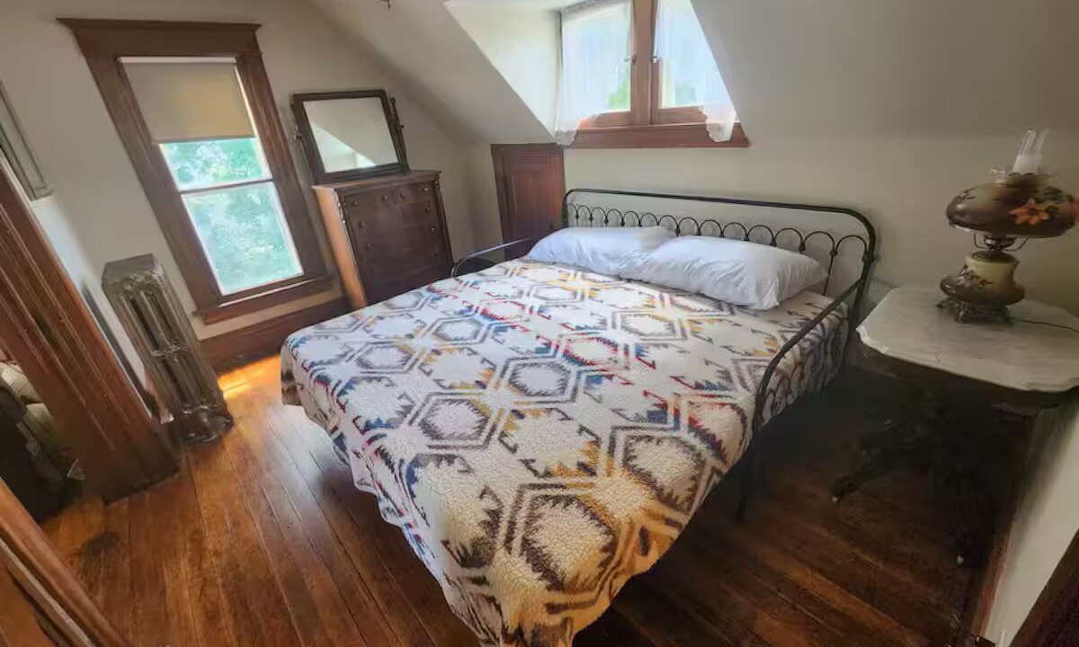 Photo of Bedroom in Clear Lake