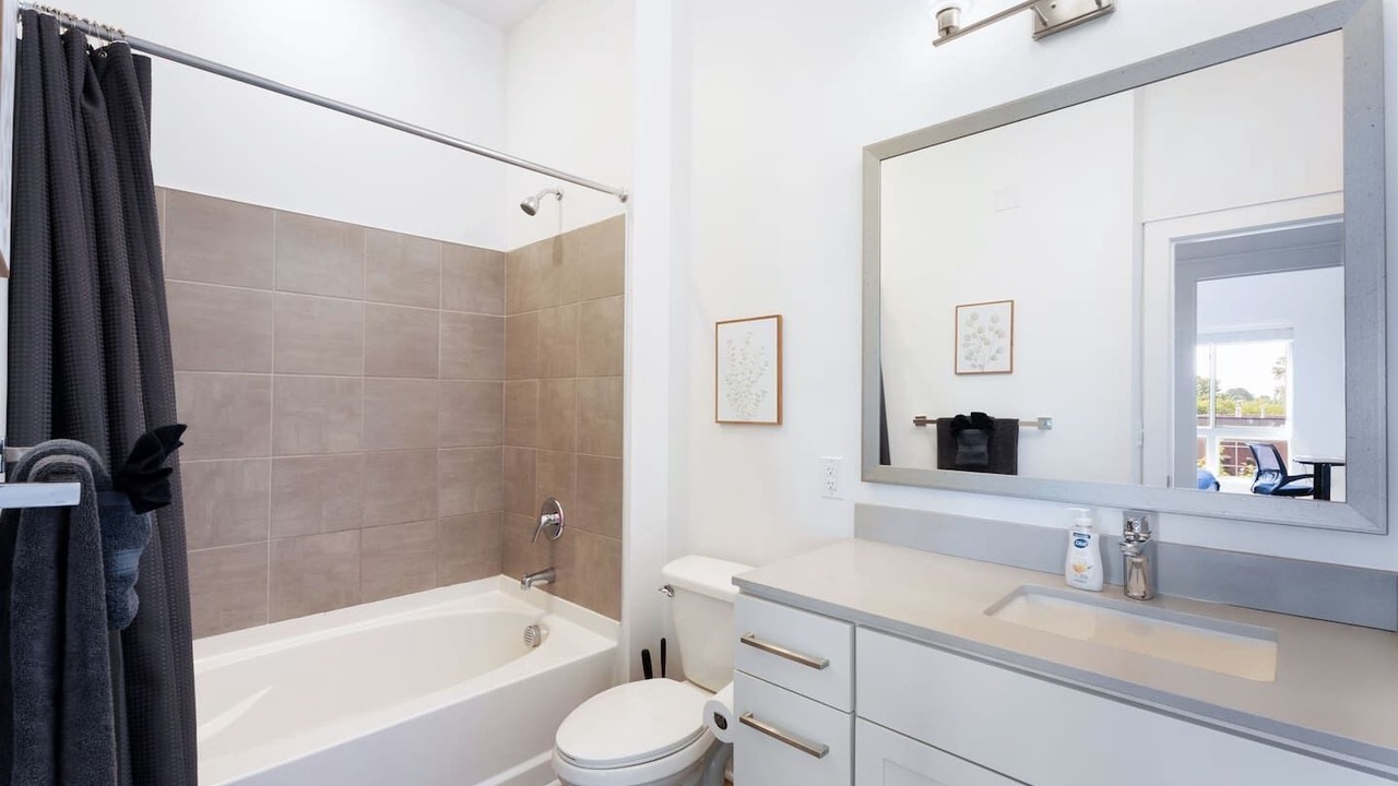 Photo of Bathroom in Second Ward