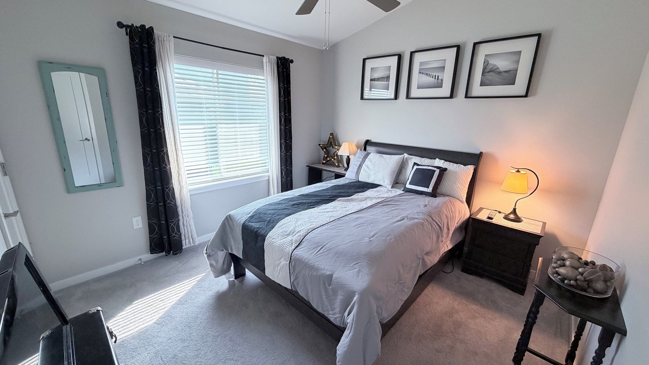 Photo of Bedroom in Weber