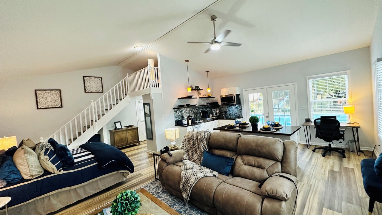 Photo of Livingroom in Louisville