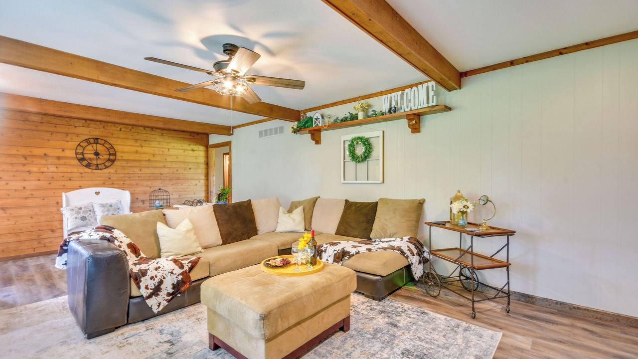 Photo of Livingroom in Fulton