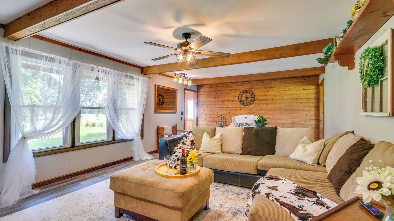 Photo of Livingroom in Fulton