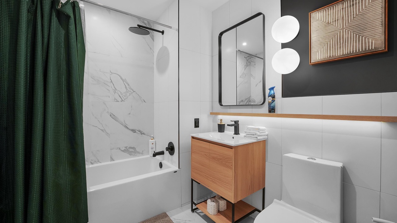 Photo of Bathroom in Greenpoint