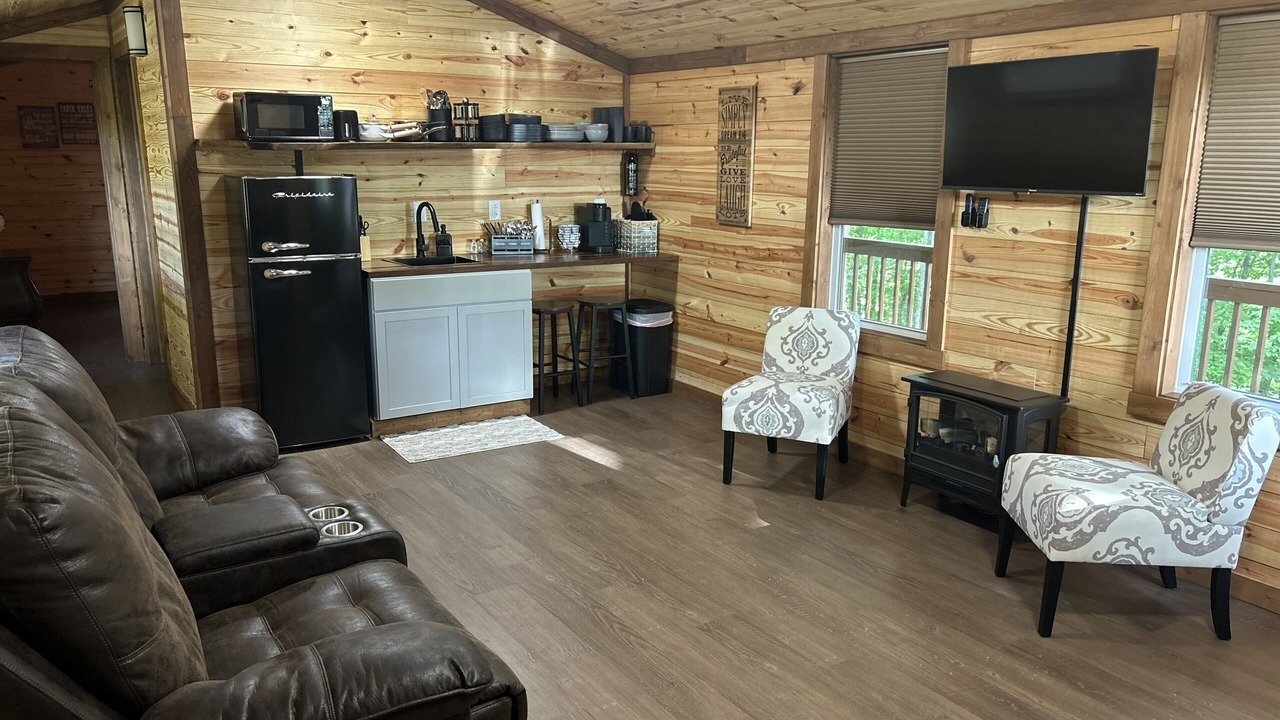 Photo of Livingroom in Gray Hawk