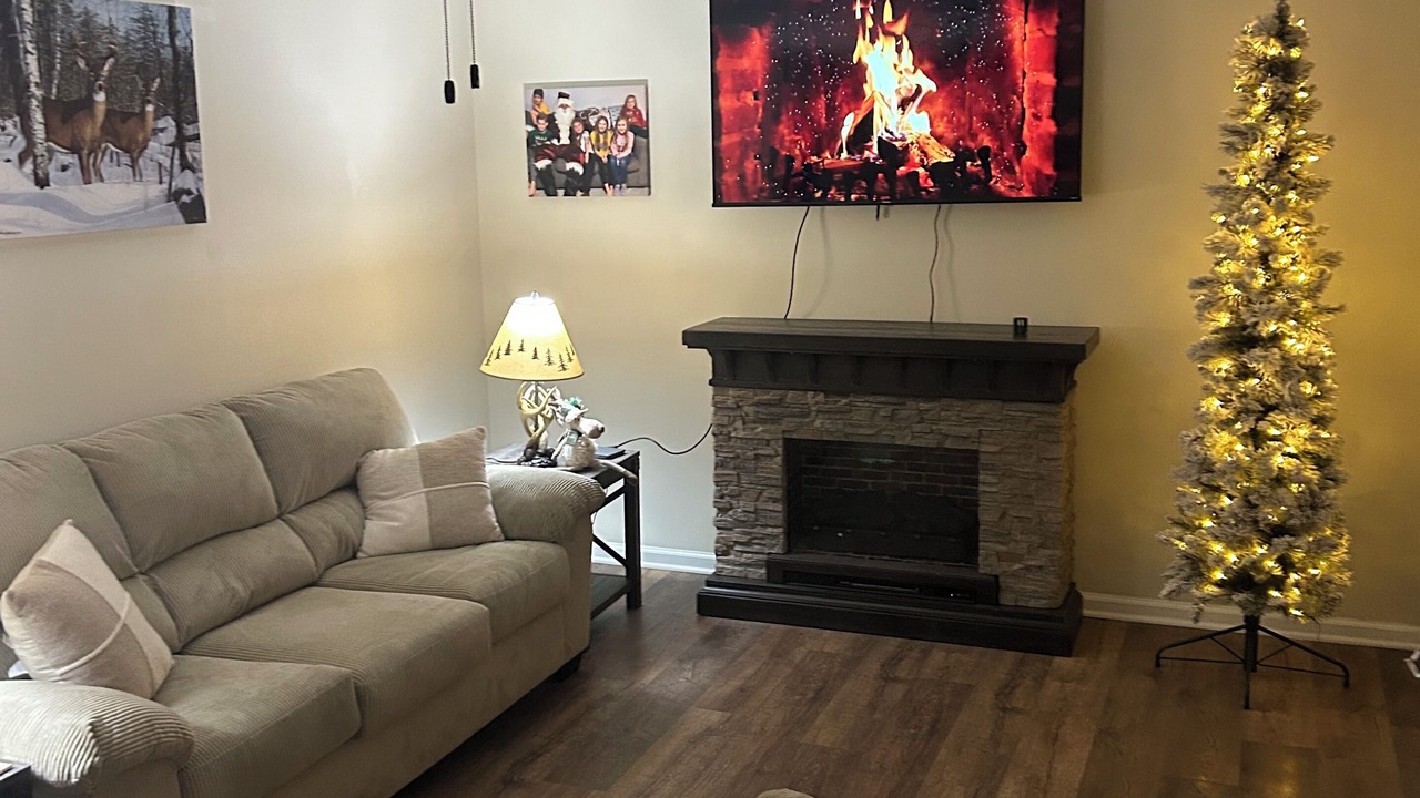Photo of Livingroom in Menges Mills