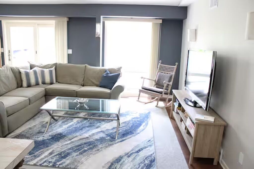 Photo of Livingroom in McHenry