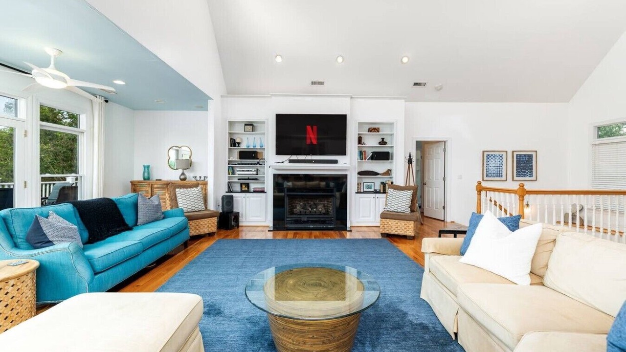 Photo of Livingroom in Olde Ferry Estates