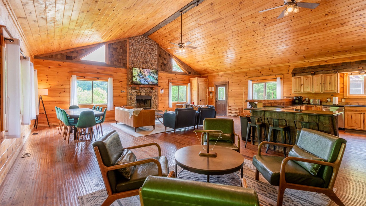 Photo of Livingroom in Creola