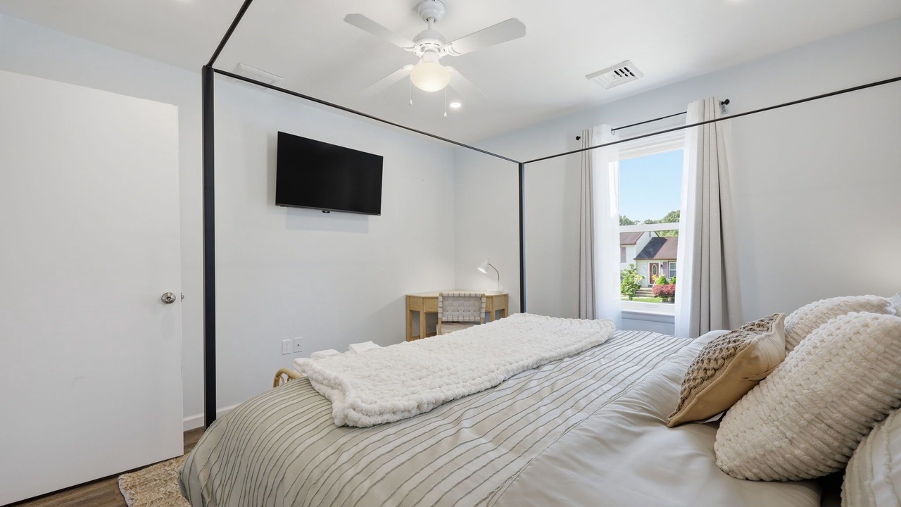 Photo of Bedroom in Town Bank