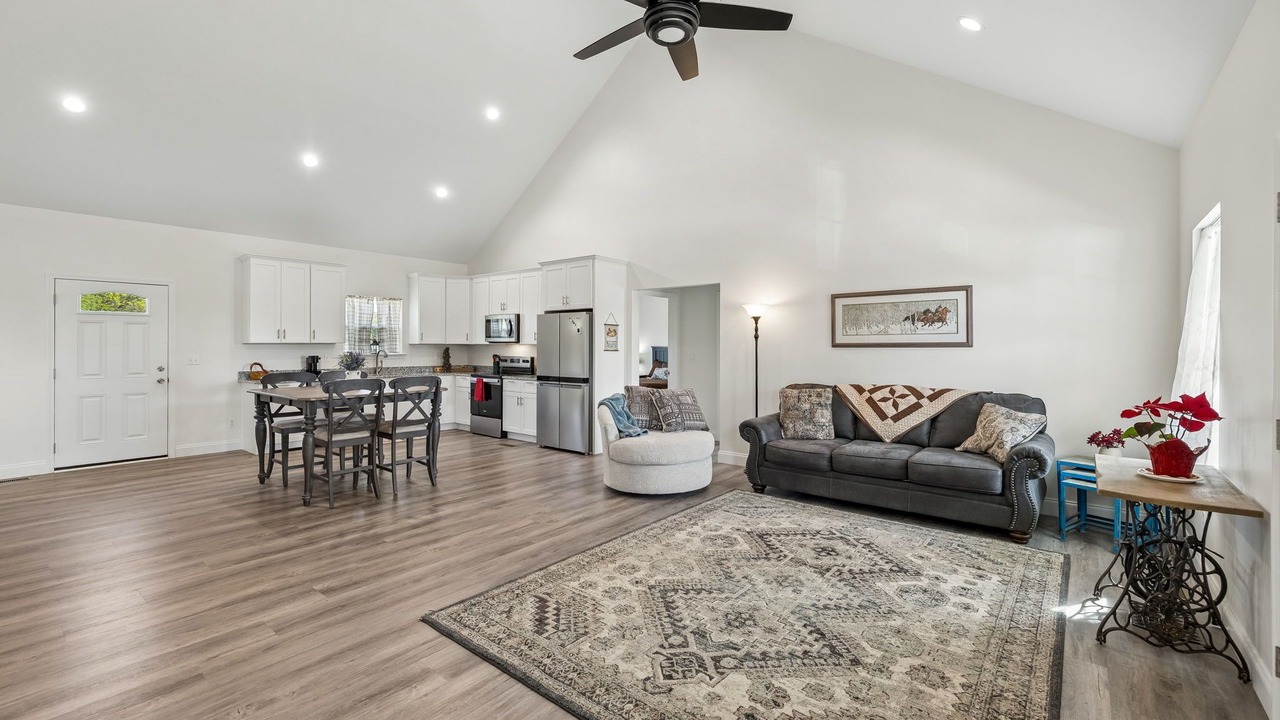 Photo of Livingroom in Trenton