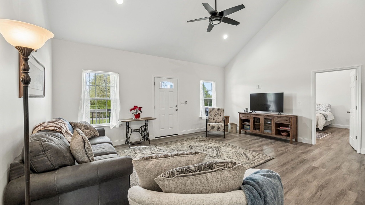 Photo of Livingroom in Trenton