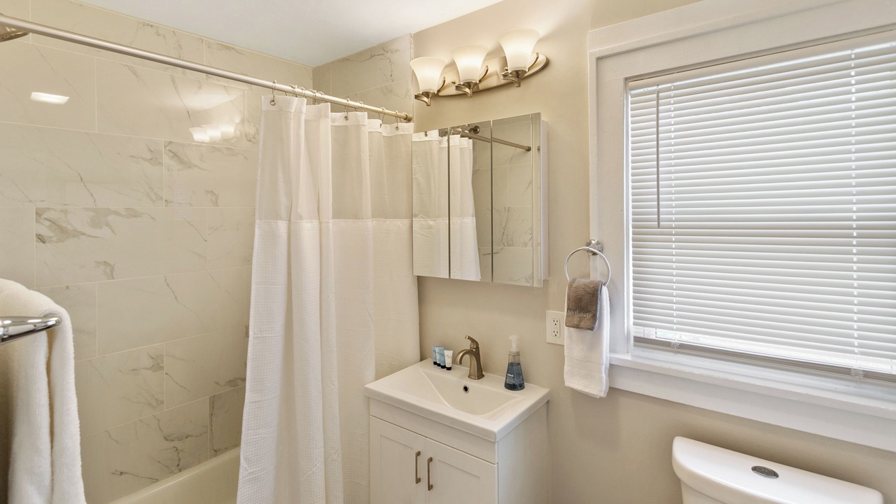 Photo of Bathroom in Highwood