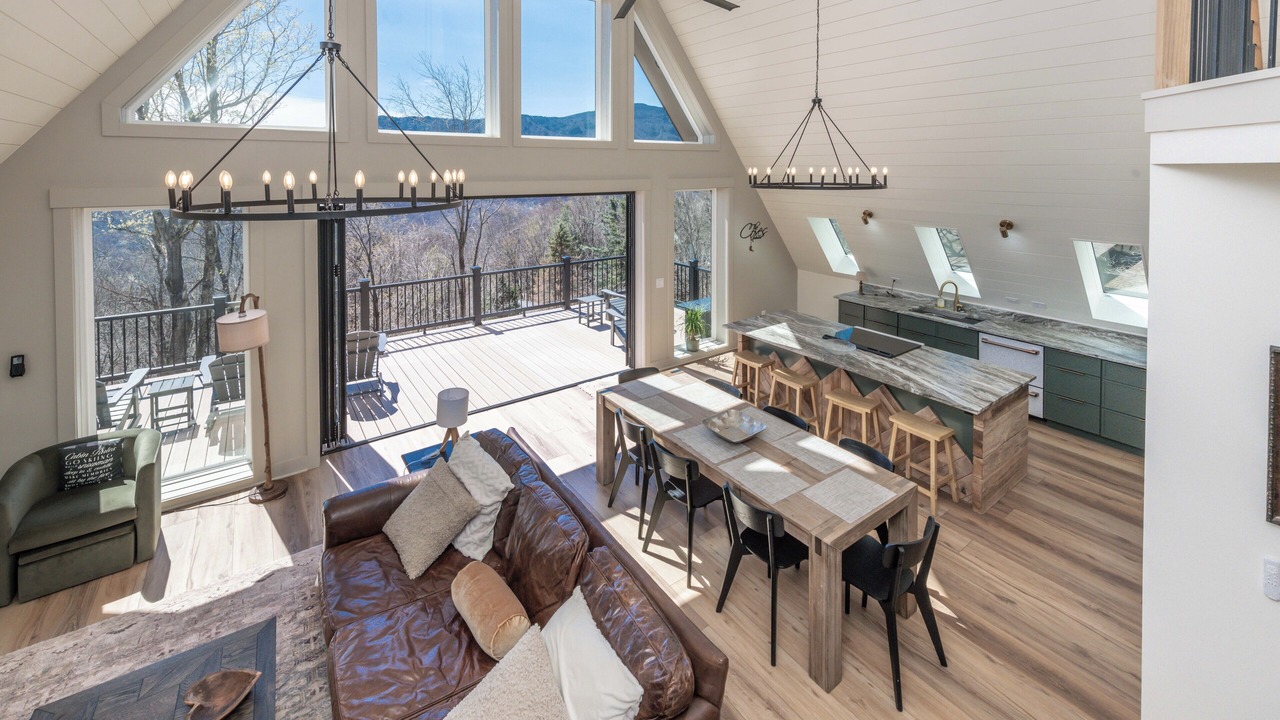 Photo of Livingroom in Seven Devils