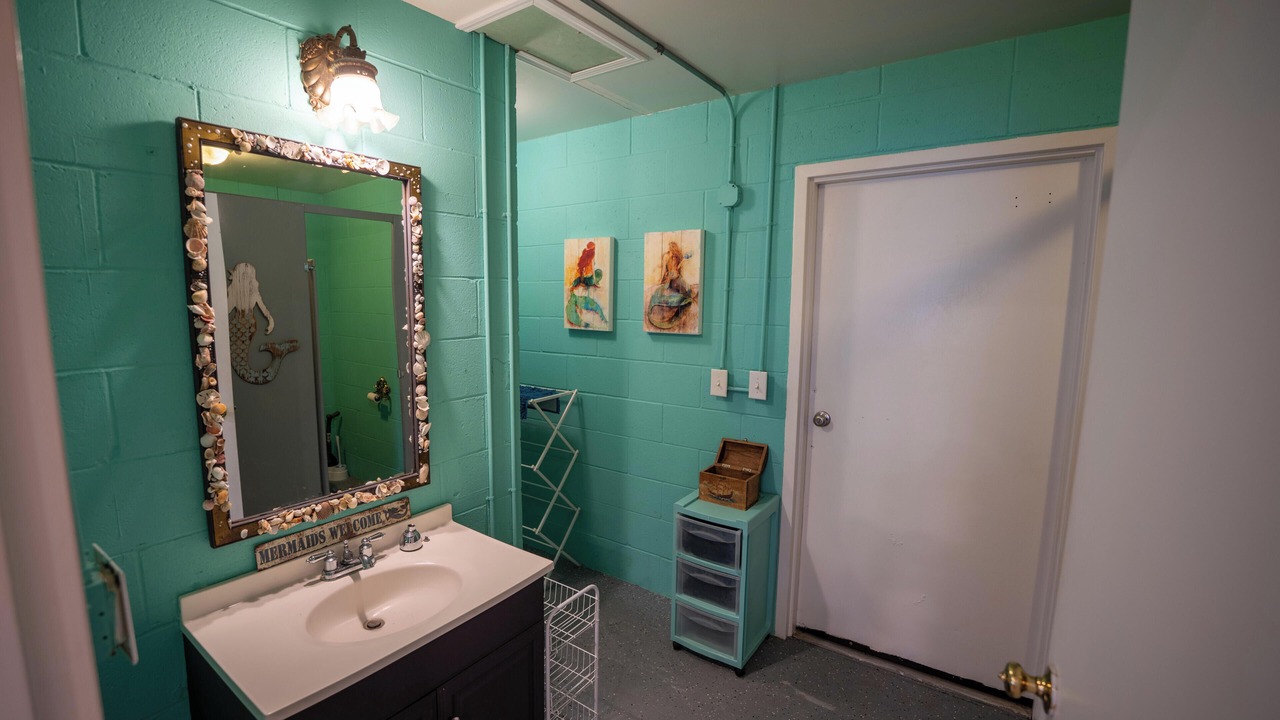 Photo of Bathroom in Sunnyland