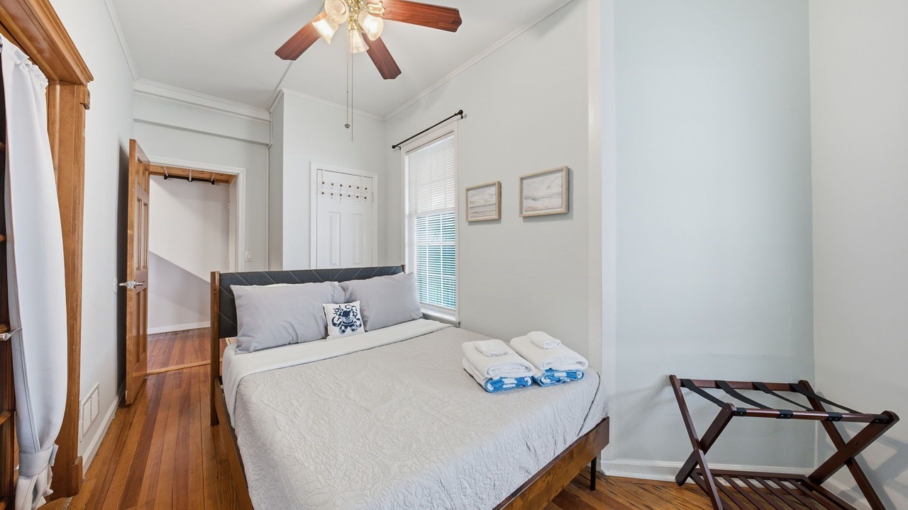 Photo of Bedroom in Wall