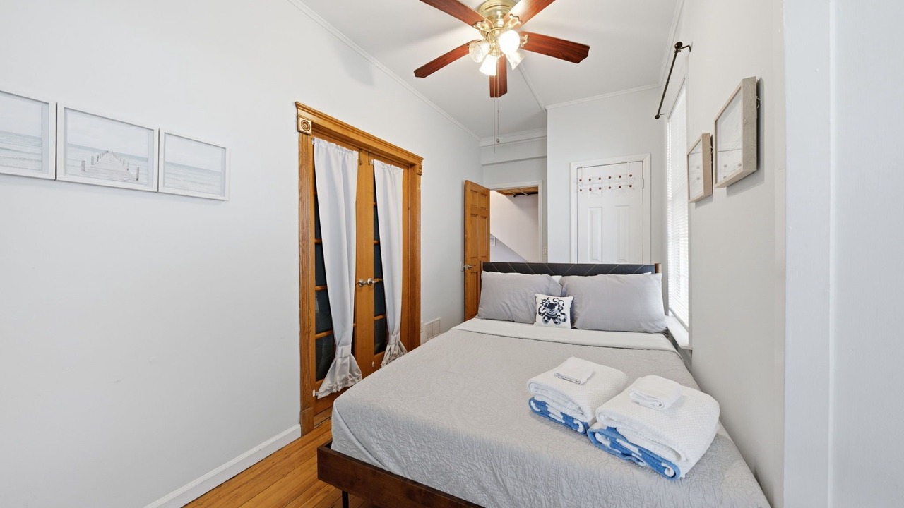 Photo of Bedroom in Wall