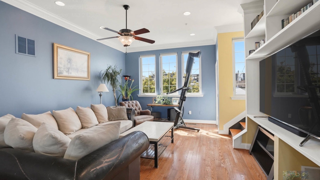 Photo of Livingroom in Canton