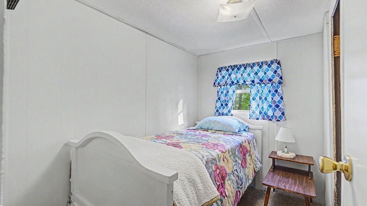 Photo of Bedroom in Maple Hill