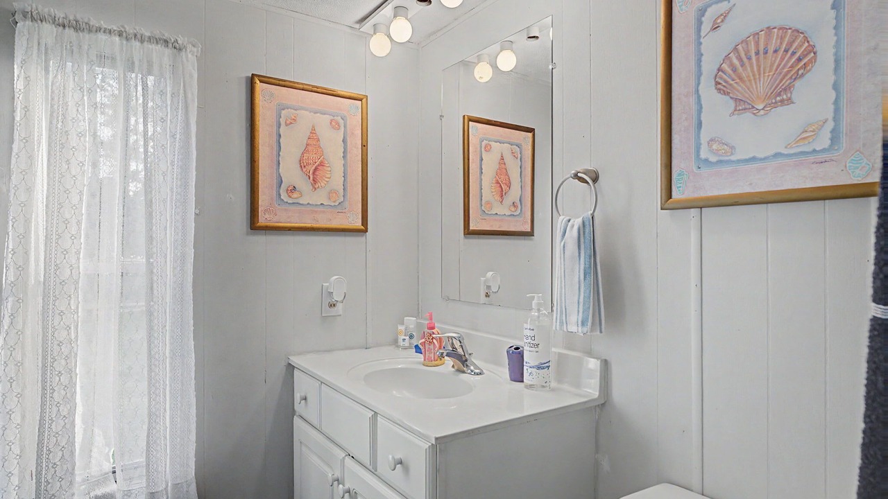 Photo of Bathroom in Maple Hill