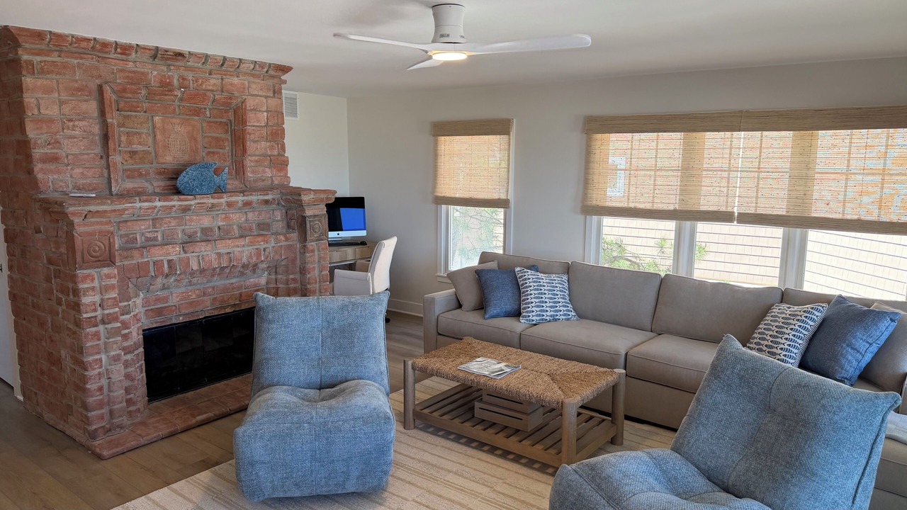 Photo of Livingroom in Surf City