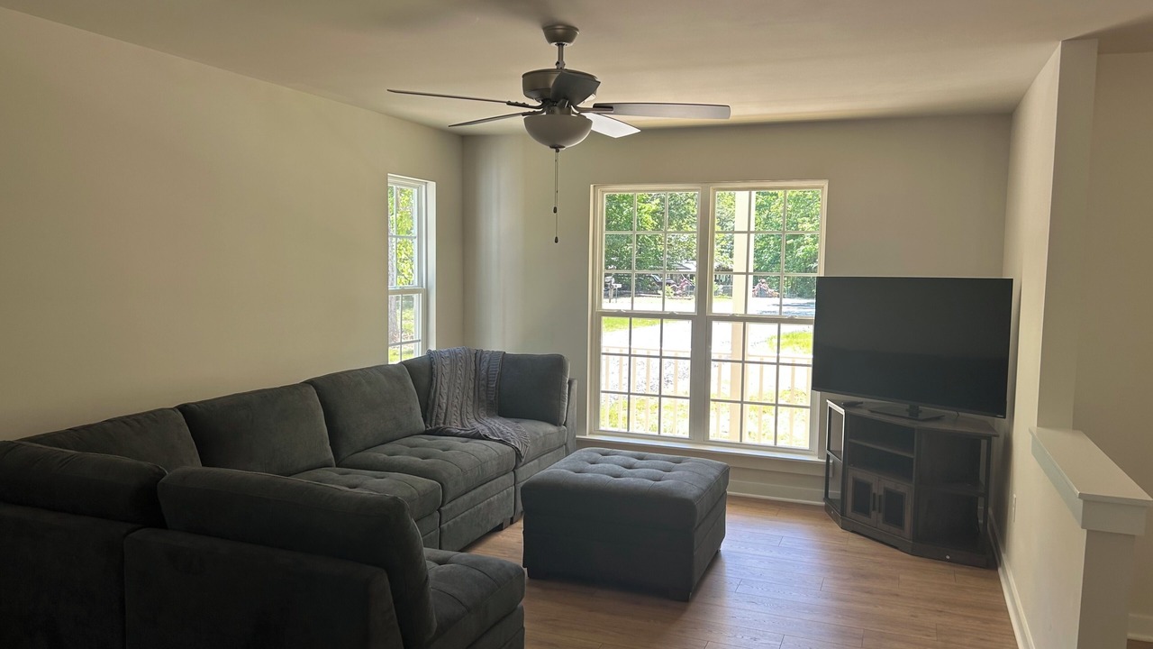 Photo of Livingroom in Patrick Henry