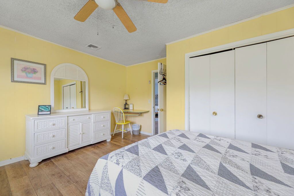 Photo of Bedroom in Bayville