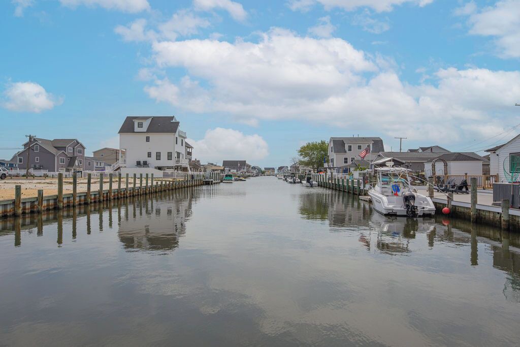Photo of Others in Bayville