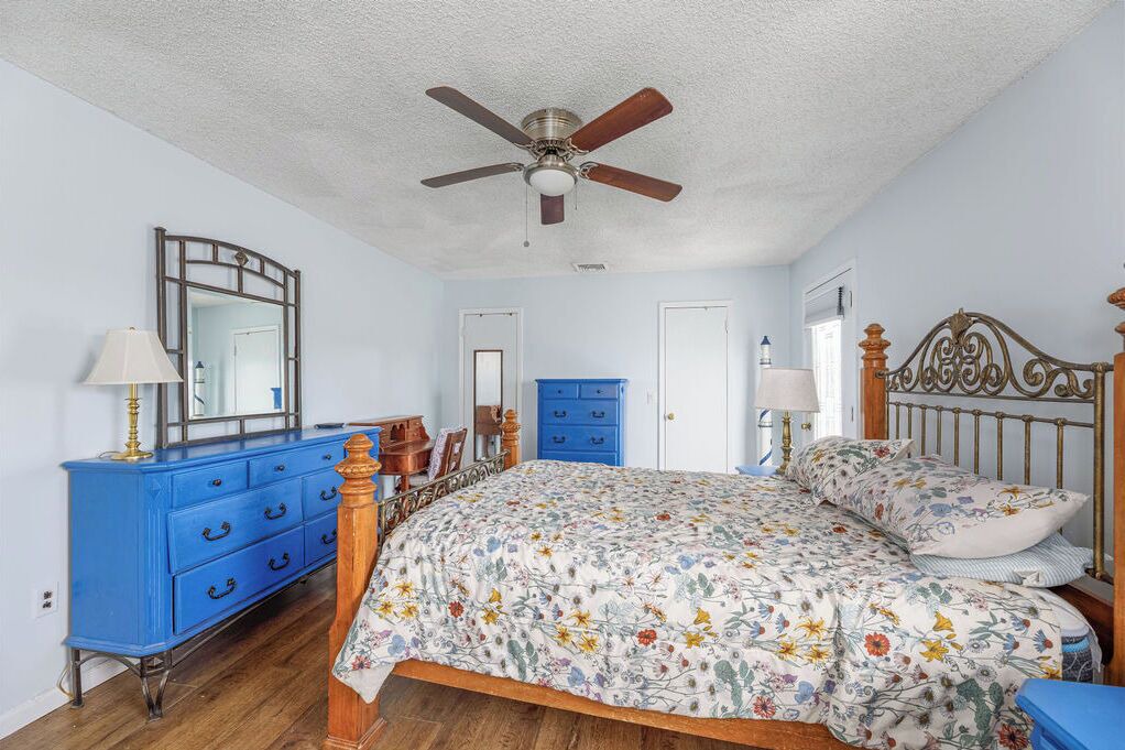 Photo of Bedroom in Bayville