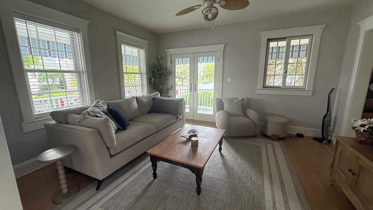 Photo of Livingroom in Bradley Beach