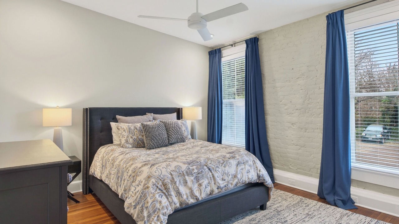 Photo of Bedroom in Orange