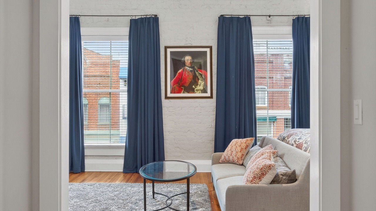 Photo of Livingroom in Orange