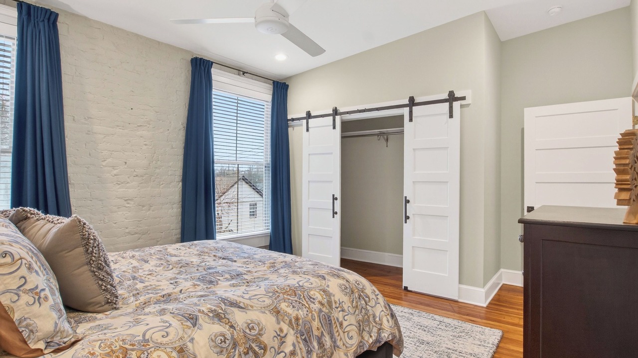 Photo of Bedroom in Orange