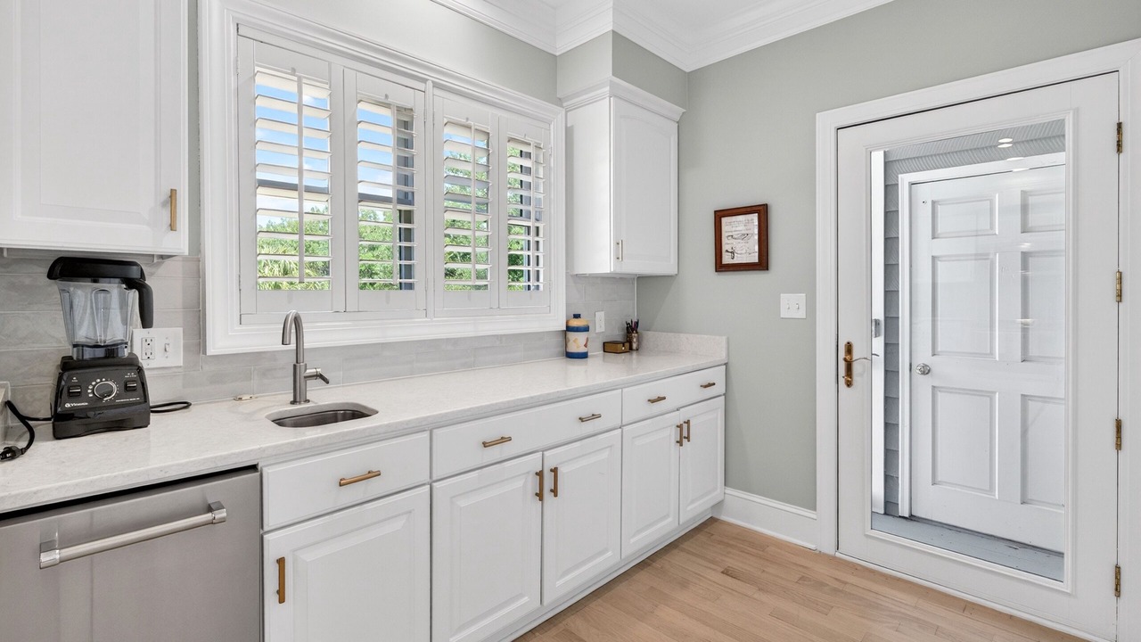 Photo of Kitchen in Debordieu Colony
