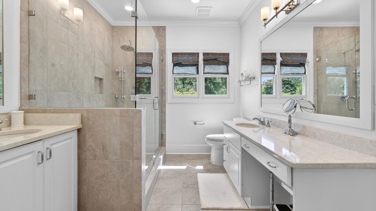 Photo of Bathroom in Debordieu Colony