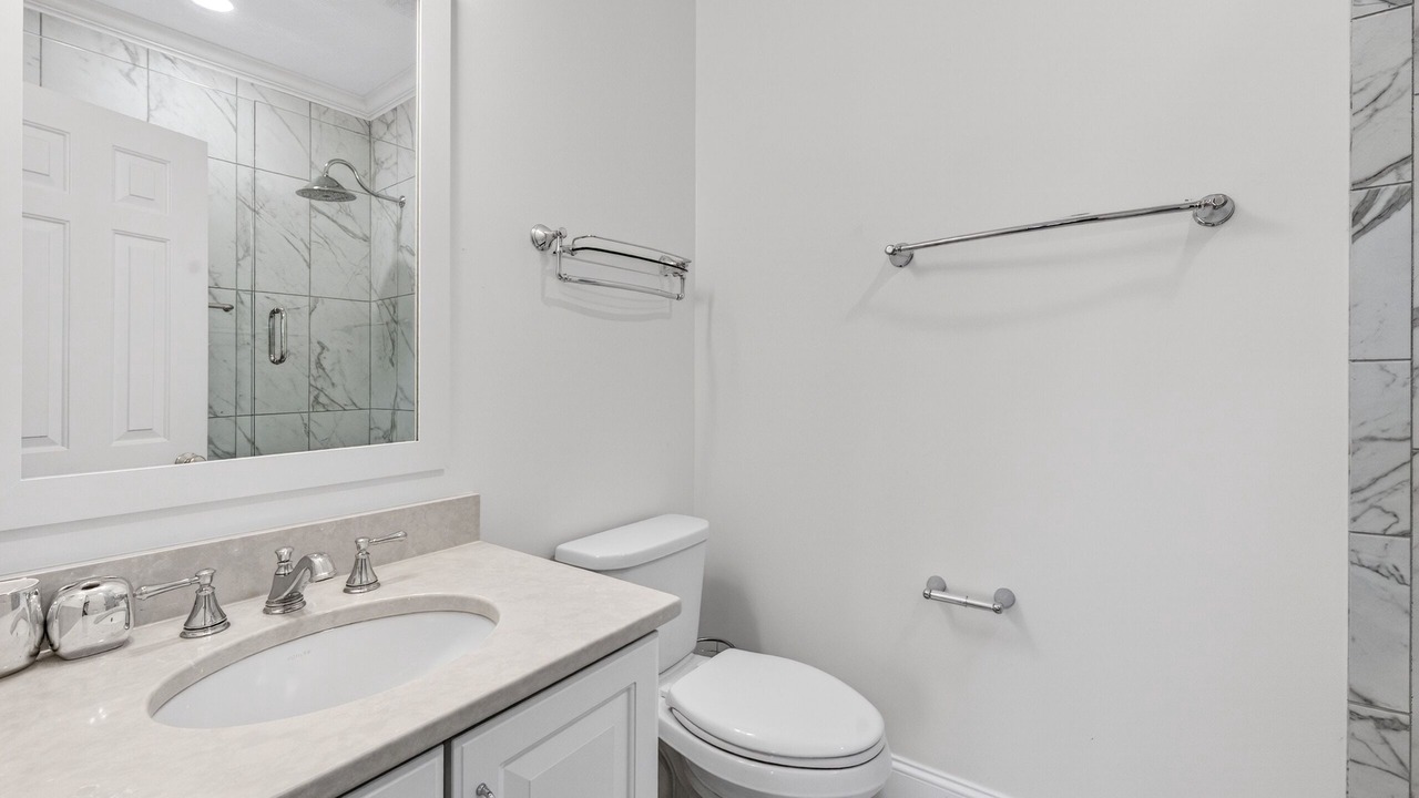 Photo of Bathroom in Debordieu Colony