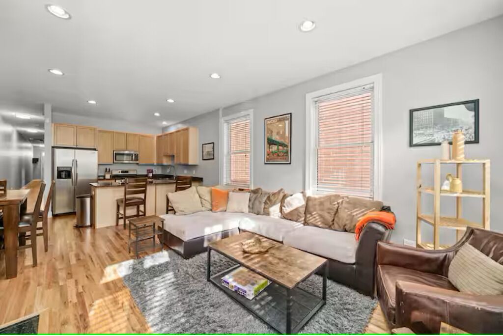 Photo of Livingroom in Near West Side