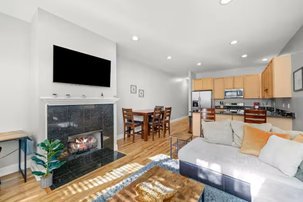 Photo of Livingroom in Near West Side