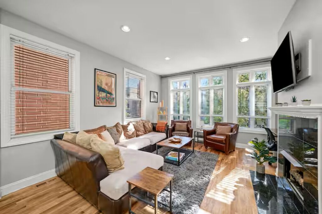 Photo of Livingroom in Near West Side