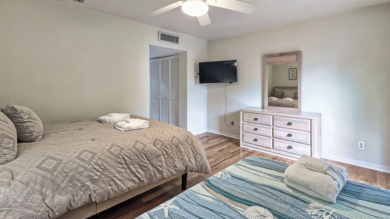 Photo of Bedroom in Palmetto Dunes
