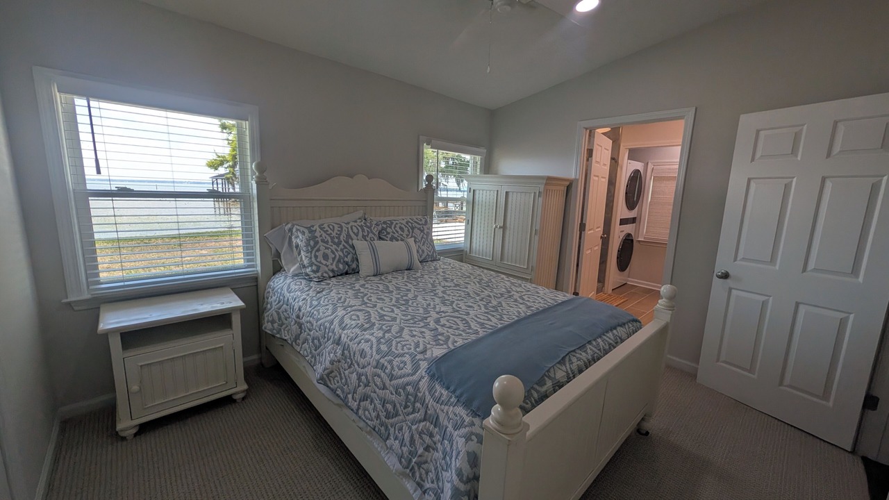 Photo of Bedroom in Lake Waccamaw