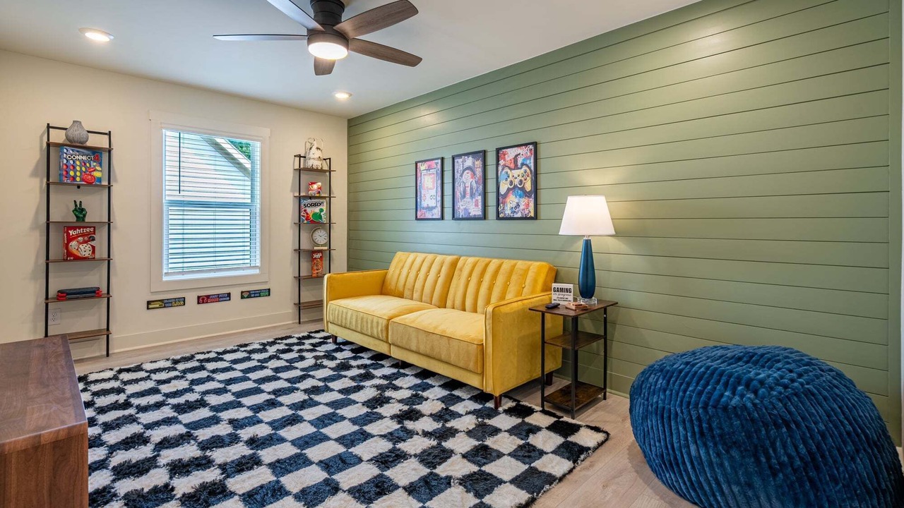 Photo of Livingroom in Emerson