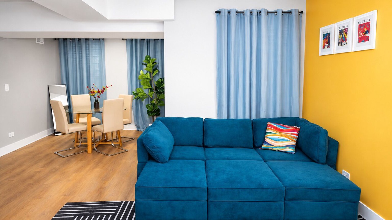 Photo of Livingroom in Edgewater