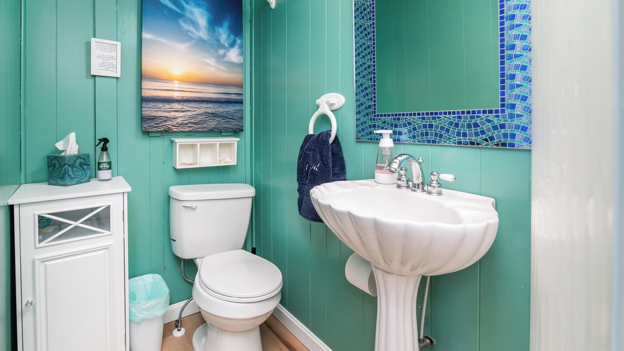 Photo of Bathroom in Deep Hole