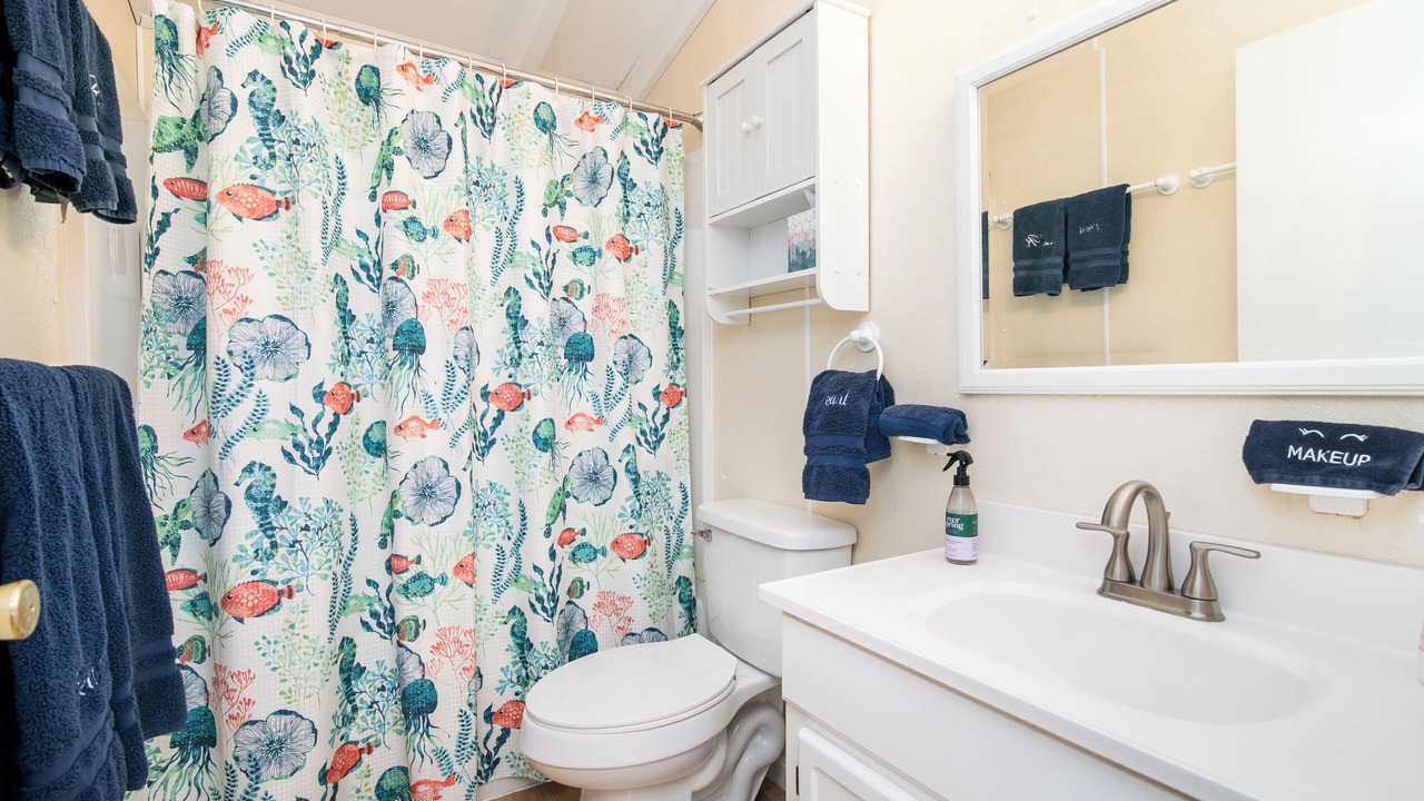Photo of Bathroom in Deep Hole