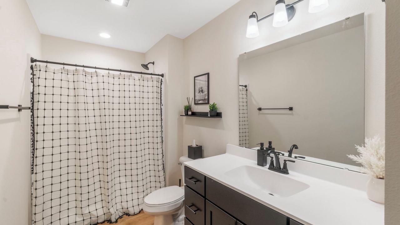 Photo of Bathroom in The Galena Territory