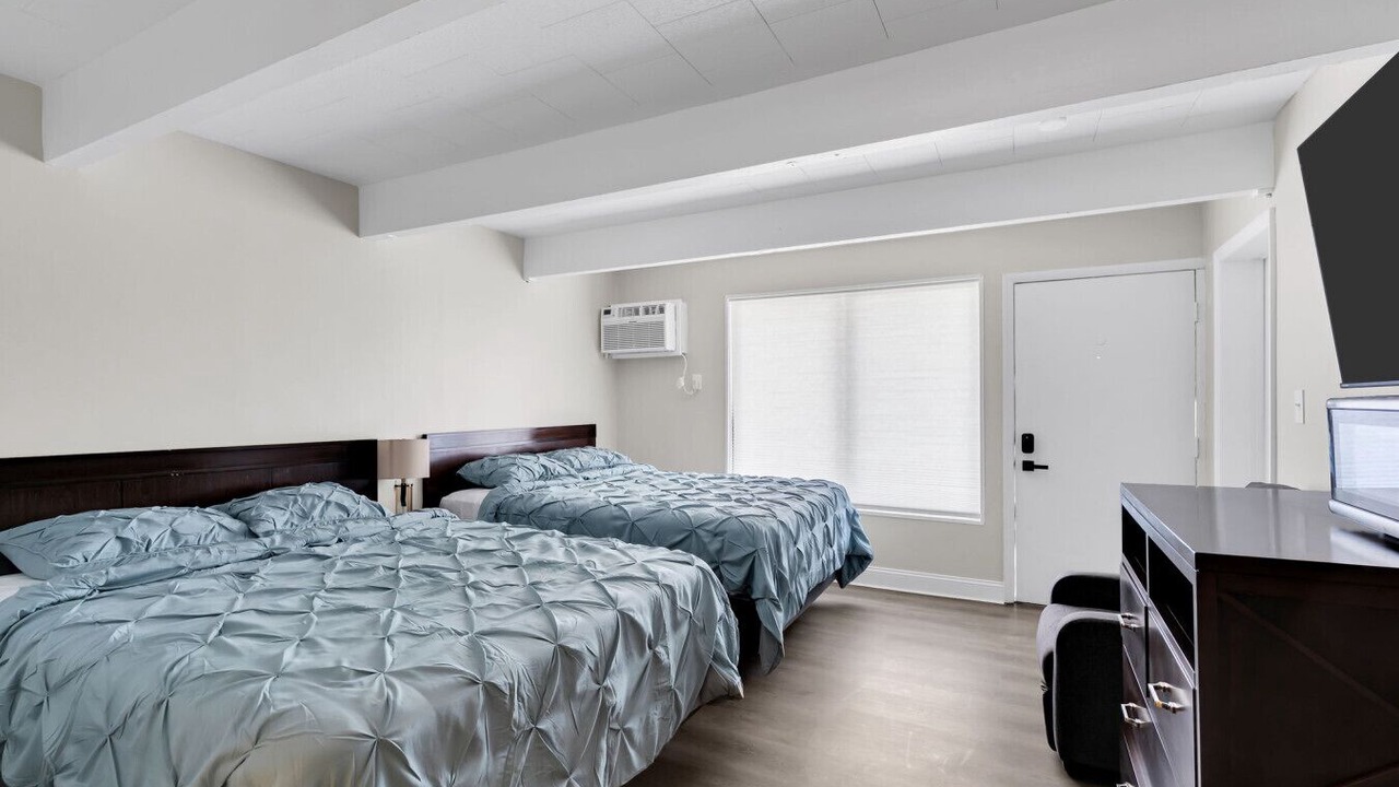 Photo of Bedroom in Seaside Heights