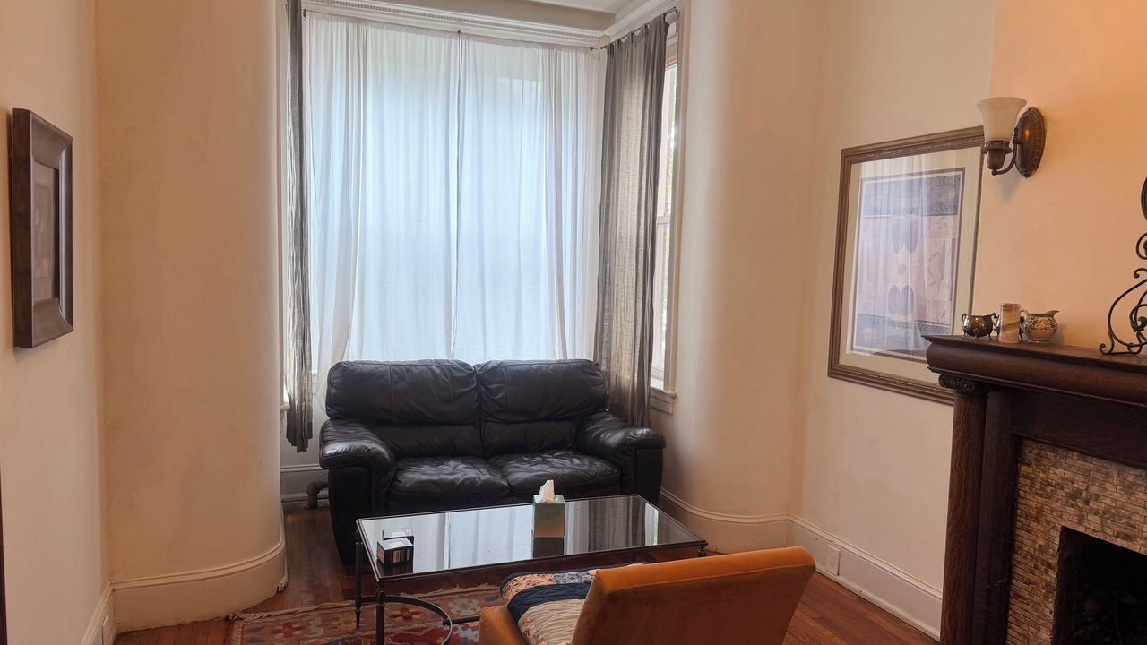 Photo of Livingroom in Columbia Heights