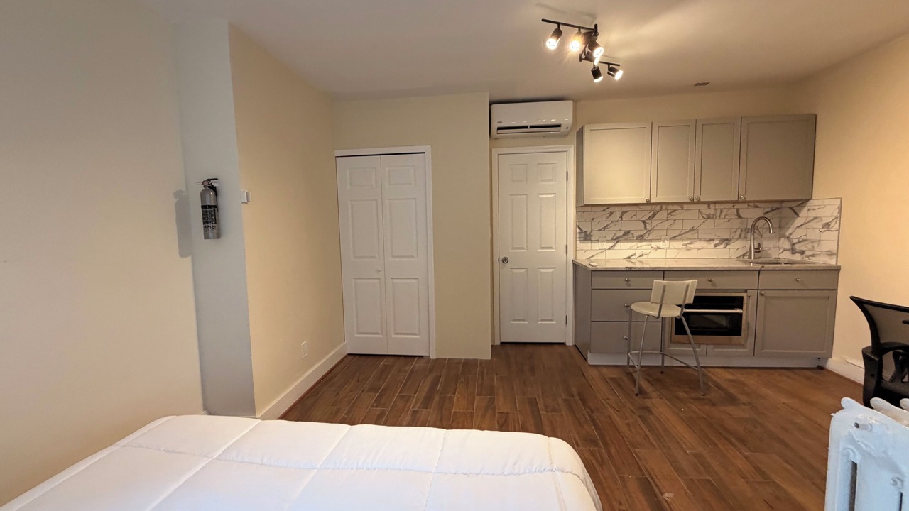 Photo of Bedroom in Columbia Heights