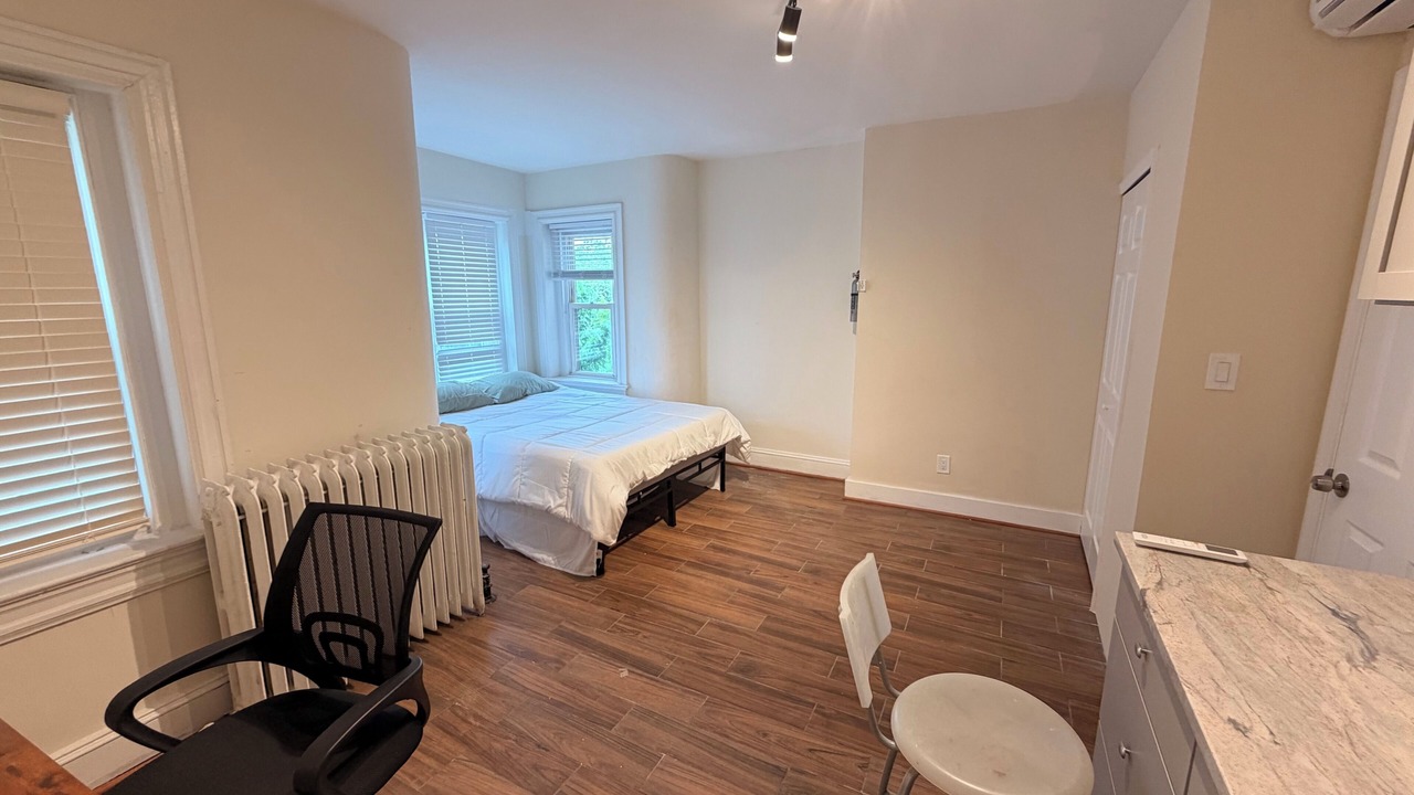Photo of Bedroom in Columbia Heights