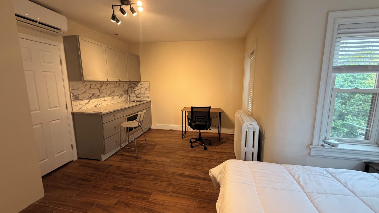Photo of Bedroom in Columbia Heights